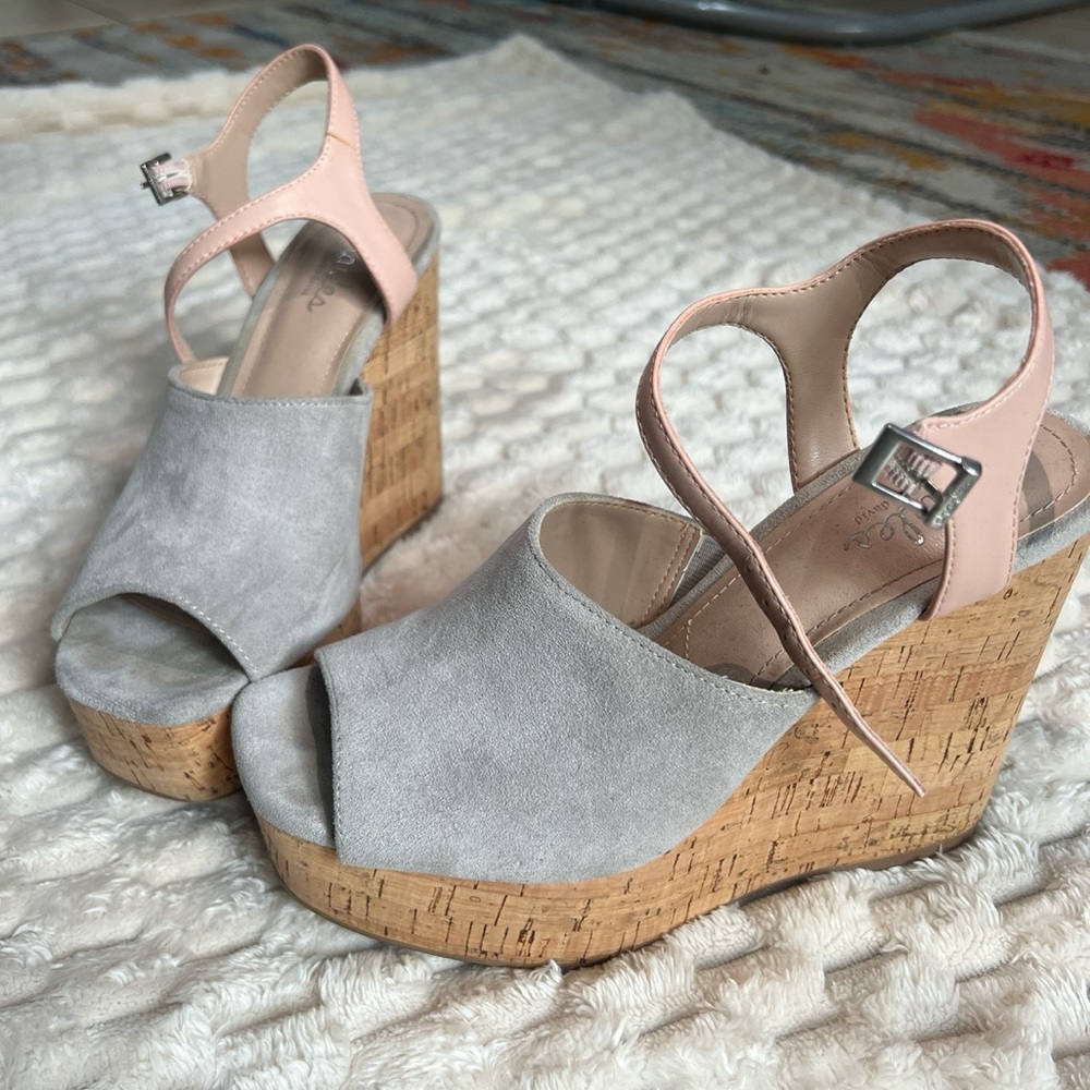 Cute pink and grey wedges ✨